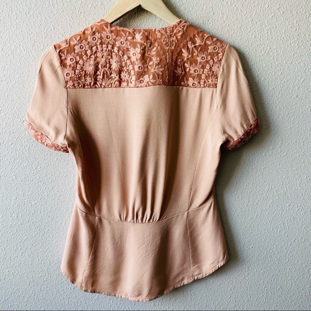 ❤️Tiny for Anthropologie Talia Peach Lace Trim Blouse XS - Picture 11 of 11